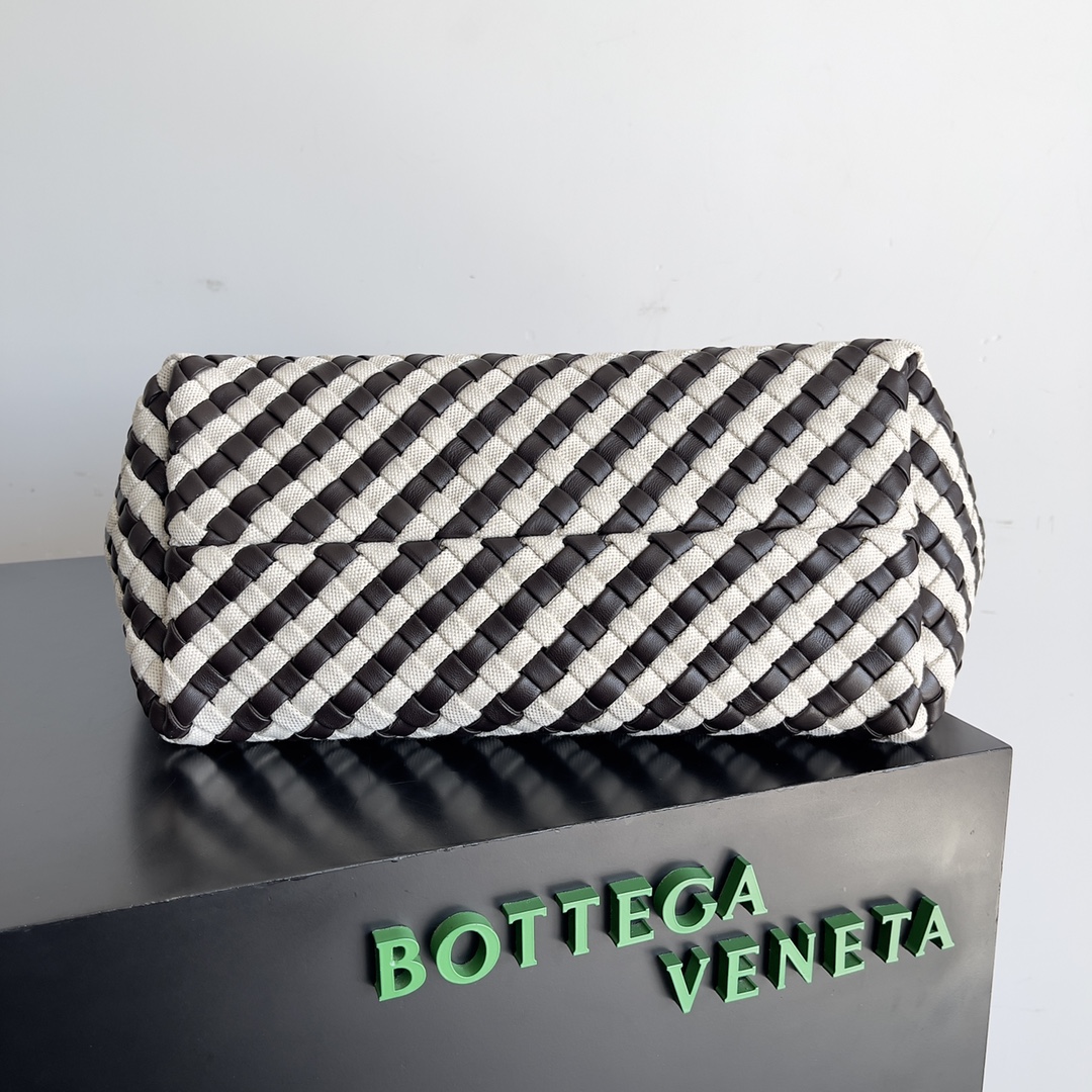 Bottega Veneta Shopping Bags